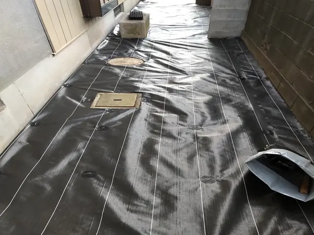 寒さ暑さもなんのその！草むしりから解放されませんか？サービスの画像