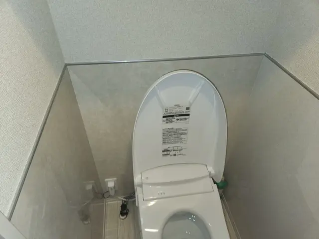 トイレリフォームお任せください。　　　　キッチンパネル施工可能！！サービスの画像