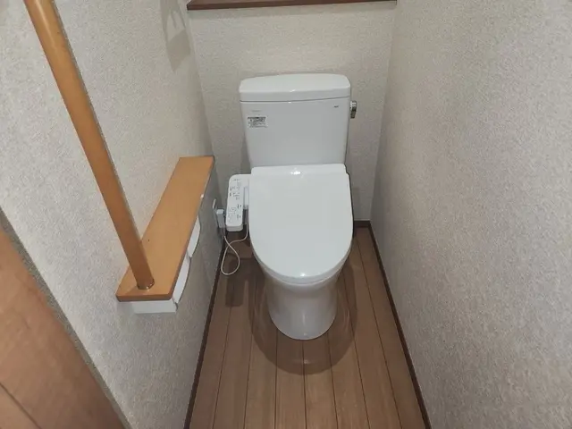 トイレリフォームお任せください。　　　　キッチンパネル施工可能！！サービスの画像