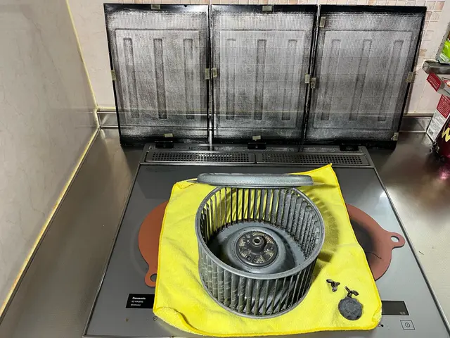 【24時間対応可】気になるベタベタ油汚れ落とします★年末大掃除を楽にしませんか？サービスの画像