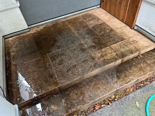 実績700件以上！大手の技術を安価で！高圧洗浄で黒ずみ・ベタベタもスッキリ綺麗★サービスの画像