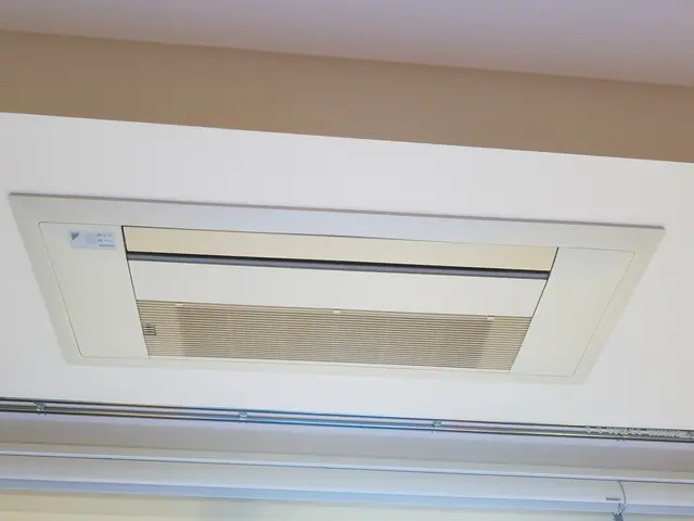 ダイキン1・2方向★業歴12年の店長がお伺い★消臭コート無料★５ッ星評価続出！サービスの画像