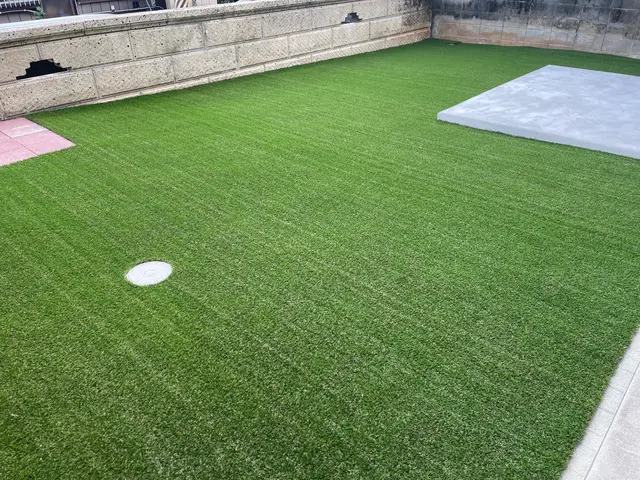 【職人直営店】メーカー公認の人工芝専門職人が施工します◇天然芝から敷替の対応可サービスの画像
