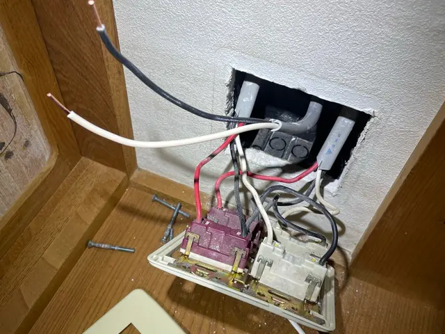 合同会社松電工業　「室内コンセント・スイッチの修理・交換」サービスの画像