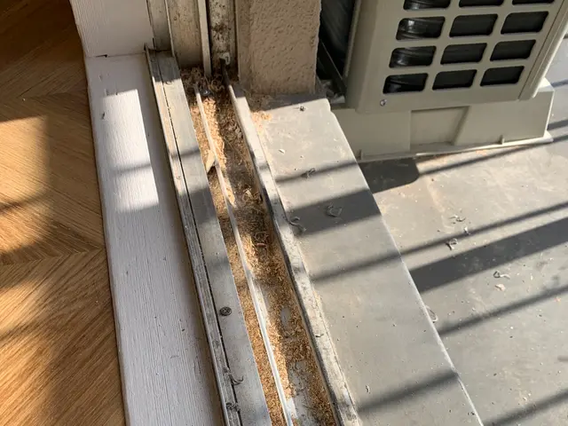 とにかく一生懸命に、丁寧に！自社スタッフが責任を持って対応します！サービスの画像