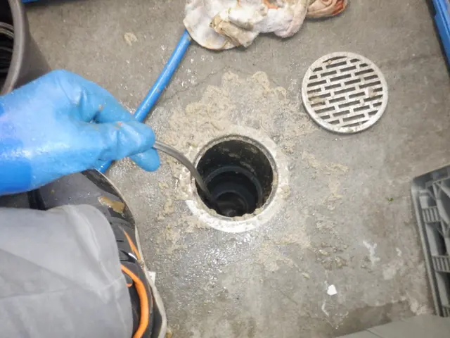 店舗の高圧洗浄はお任せください。　＊工事保険加入済みサービスの画像