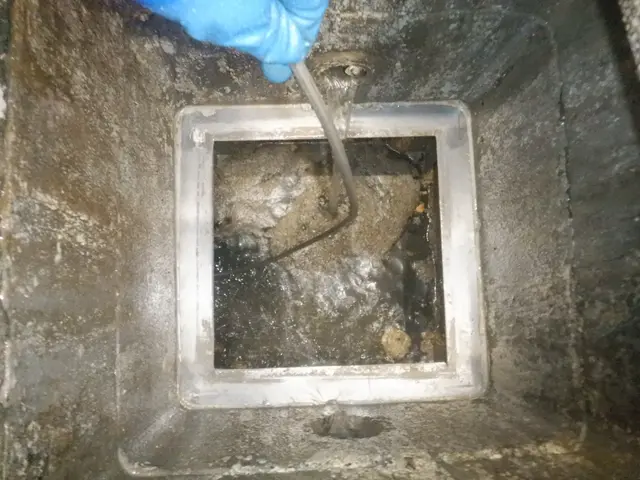 店舗の高圧洗浄はお任せください。　＊工事保険加入済みサービスの画像