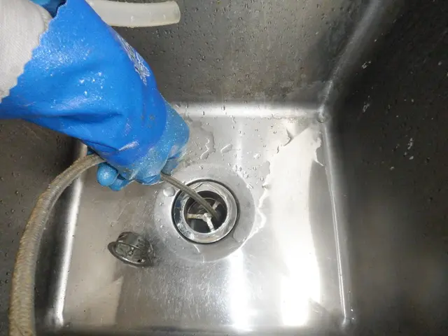 店舗の高圧洗浄はお任せください。　＊工事保険加入済みサービスの画像