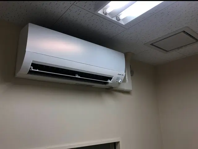 ★代表自らお伺いします★エアコン工事10年以上の経験★わかりやすい説明と安心価格サービスの画像
