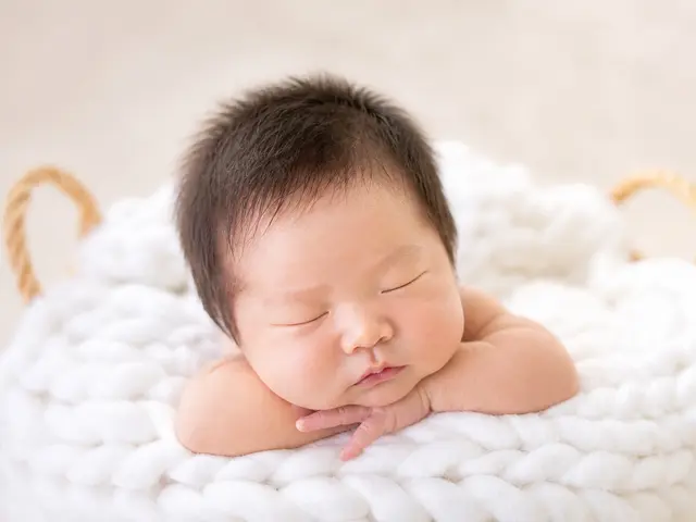 広島｜ニューボーンフォト/元産婦人科看護師カメラマンが安心安全に撮影。