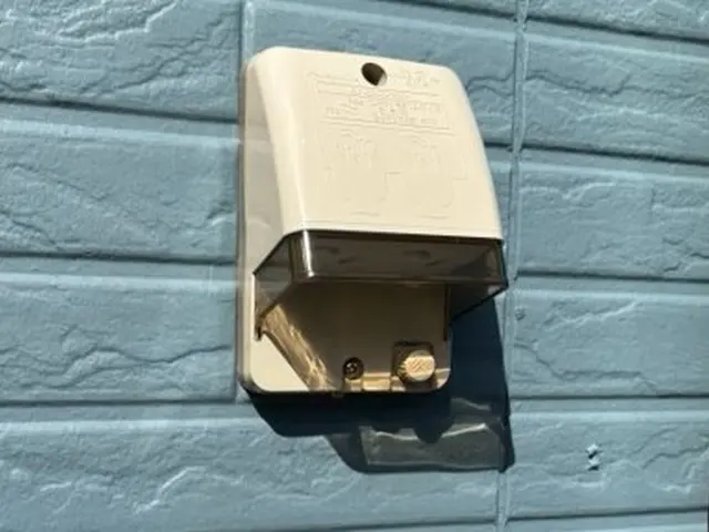 室内コンセント増設・電気スイッチの修理 / 増設  写真の店長が伺いますサービスの画像