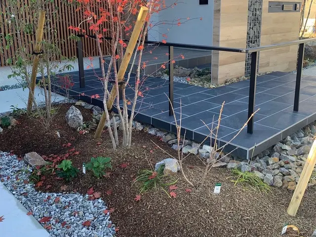 【安心低価格】落ち葉清掃はプロにお任せください！サービスの画像