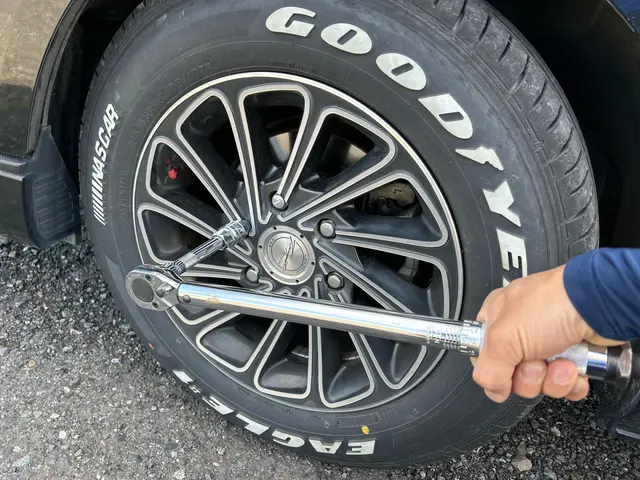 【タイヤの専門家】軽は割引! 業界歴15年の実績！整備士の出張スタッドレス交換サービスの画像
