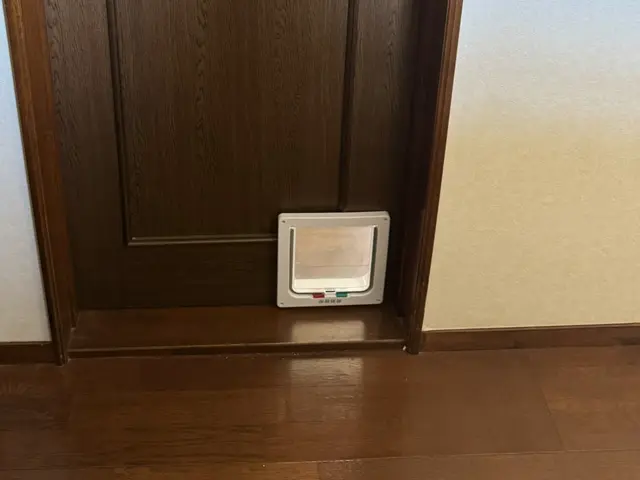 ペットドア取り付けサービスの画像