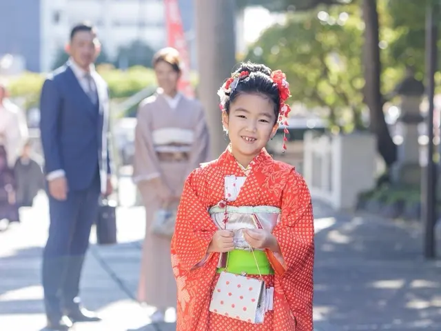 【和傘等貸出:無料】女性カメラマンだから安心！自然な笑顔を残す七五三撮影サービスの画像