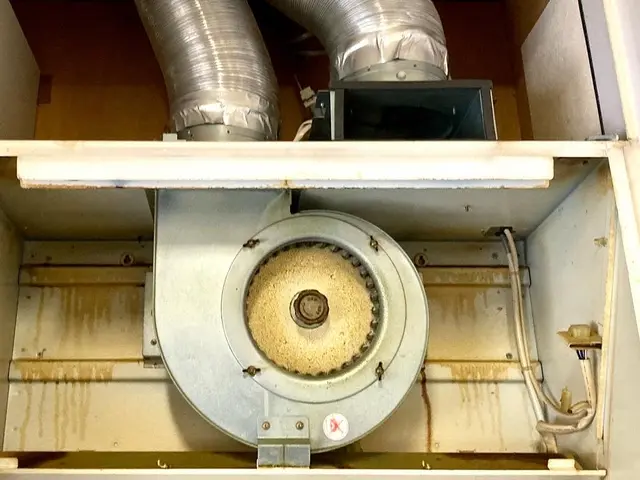 福岡市【キッチン・ブーツ型換気扇の取替え】処分込み！◎PayPayもOK!!サービスの画像