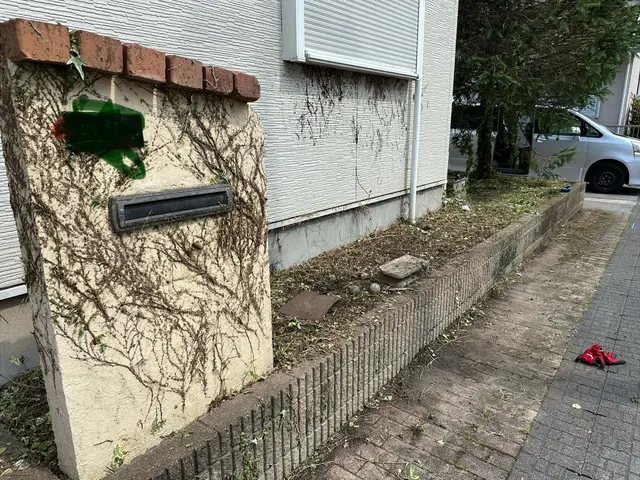 空き家•企業・空き地・土手でも対応します。定期作業も可能です。サービスの画像