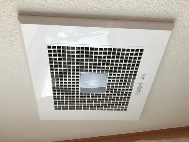 通常換気扇や暖房換気扇などは取付ける知識が必要になります。サービスの画像