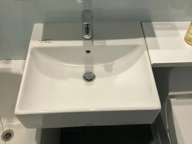 洗面ボウルのヒビ・割れ修理、交換お任せ下さい！火災保険申請サポートも対応！サービスの画像