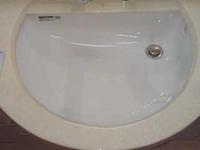 洗面ボウルのヒビ・割れ修理、交換お任せ下さい！火災保険申請サポートも対応！サービスの画像