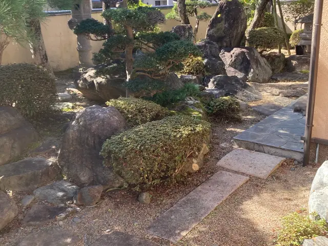 【女性スタッフも可】よく怖いと言われますが笑顔で明るくお伺いします！サービスの画像