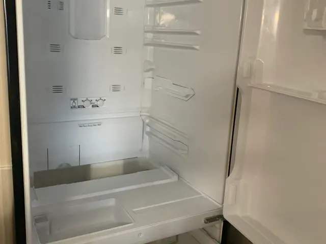 忘れてませんか？結構面倒な冷蔵庫庫内清掃してみませんか！除菌洗浄！一年に一度はサービスの画像