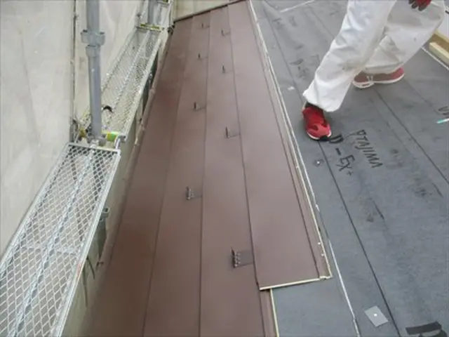 雨漏りを直したい・・・修理は5,000円から、カバー工法による改修工事までサービスの画像