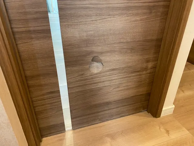 ◆14年の経験と2万件以上の実績◆あなたのフローリングや扉をプロが蘇らせます！サービスの画像