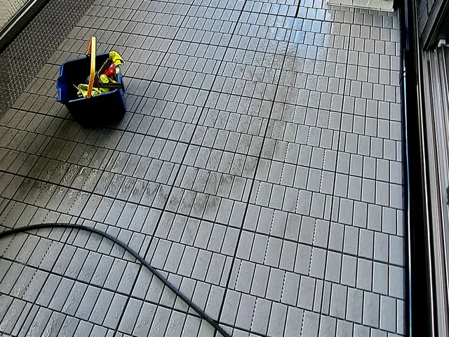 【業歴30年の経験実績！】女性スタッフ同行OK！ベランダ、バルコニークリーニングサービスの画像