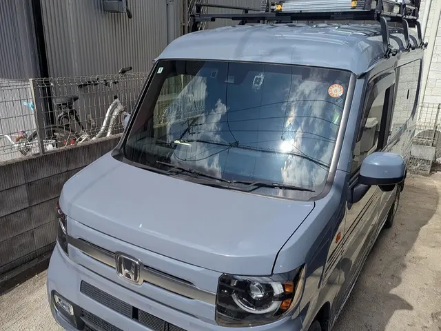 茨木より。床下と建物外周に対して粒剤＋液剤の２種類を駆使して駆除を行います。サービスの画像