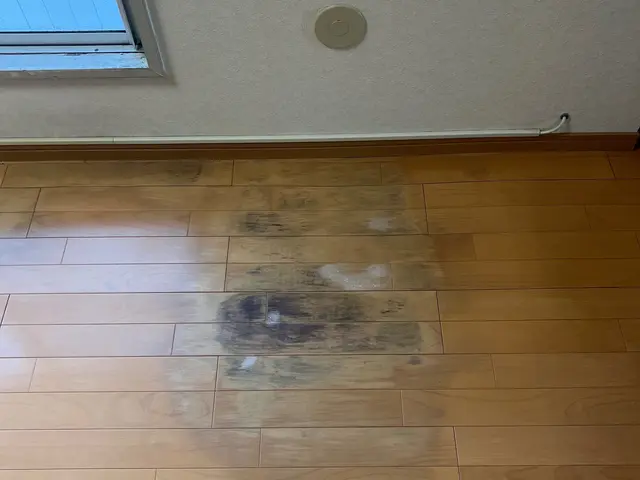 【多数実績あり】床、建具等、木部補修全般、料金確認等お気軽にご相談下さい。サービスの画像