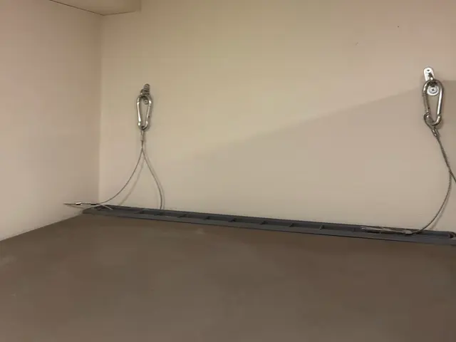 地震対策に！家具の固定、転倒防止サービスの画像