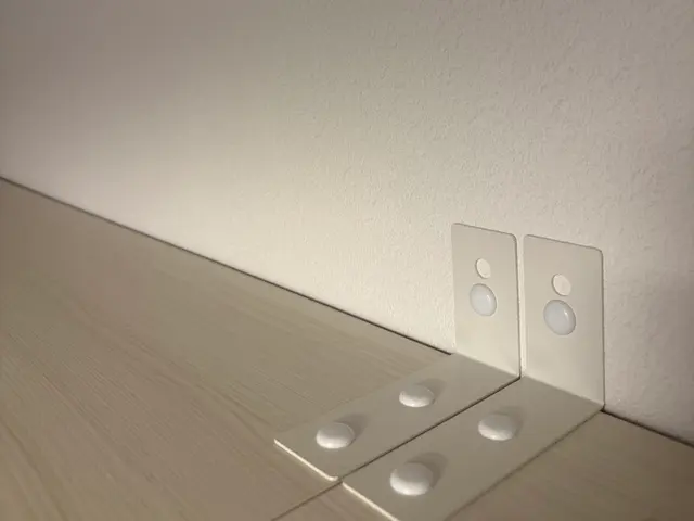 地震対策に！家具の固定、転倒防止サービスの画像