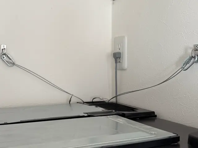 地震対策に！家具の固定、転倒防止サービスの画像