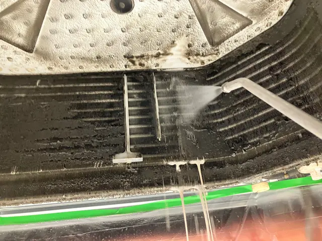 業務用天カセ4方向エアコン洗浄サービスの画像