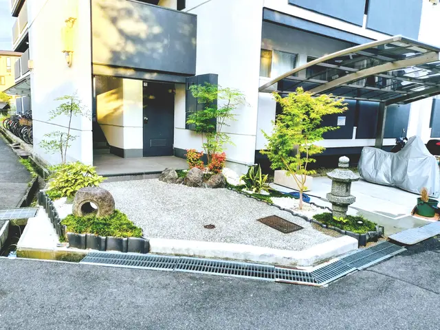 プロの職人が低木から超高木まで幅広く対応！高所作業車やツリークライミングも駆使！サービスの画像