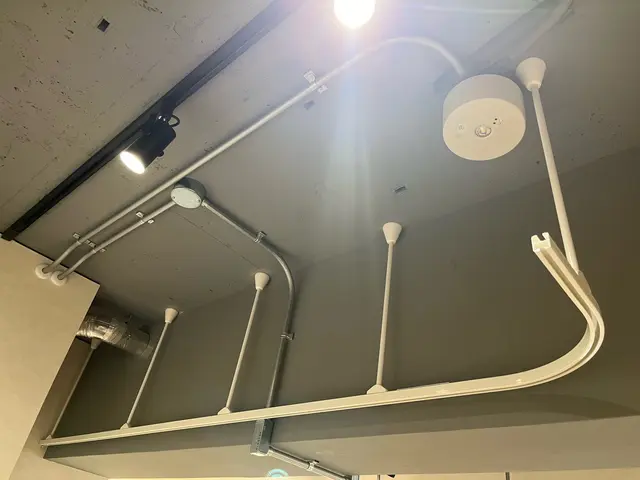 カーテン、ブラインド、シェード、ロールスクリーンなど!!丁寧かつスピーディーに!サービスの画像