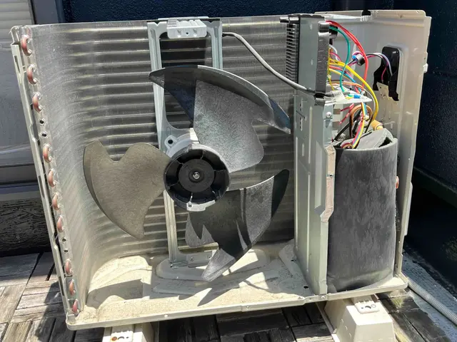 ★ハウスクリーニング士による作業★女性スタッフ活躍中　◎外注なし　損害保険加入サービスの画像