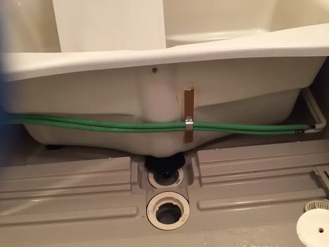 徹底洗浄！鏡の鱗落としと撥水コーティング！エプロン内高圧洗浄！除菌抗菌洗剤使用！サービスの画像