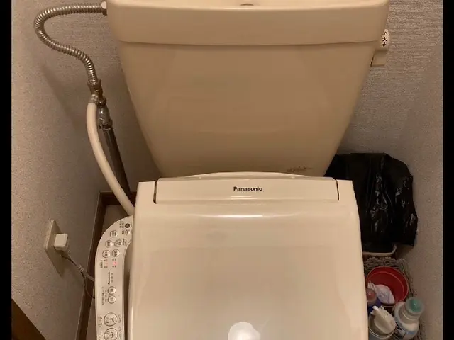 温水便座の取付けサービスの画像