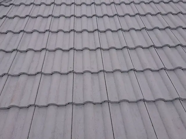 屋根塗装（セメント瓦）【業界20年の実績】お客様にご満足いただけるよう努めます！サービスの画像