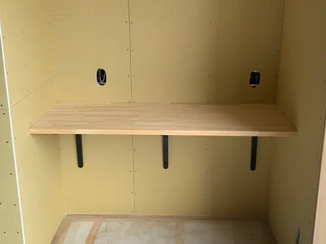 ◆宇都宮発◆ウォールシェルフ取り付けいたします。サービスの画像