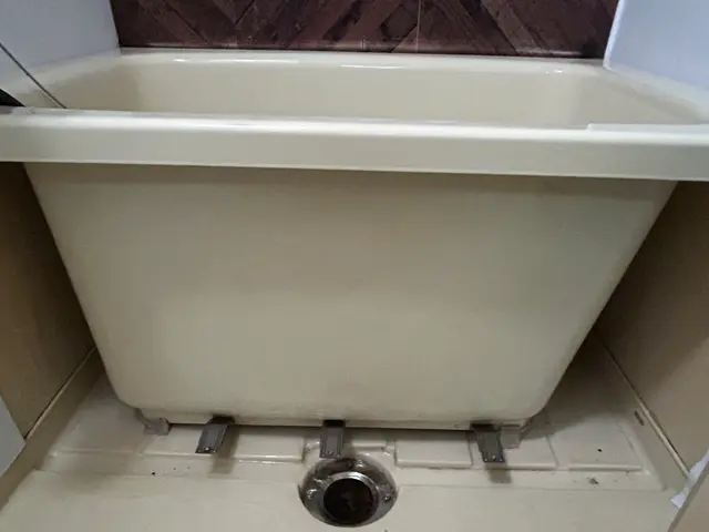 自社開発した洗剤で浴室内全体清掃と浴室換気扇を分解洗浄致します。サービスの画像