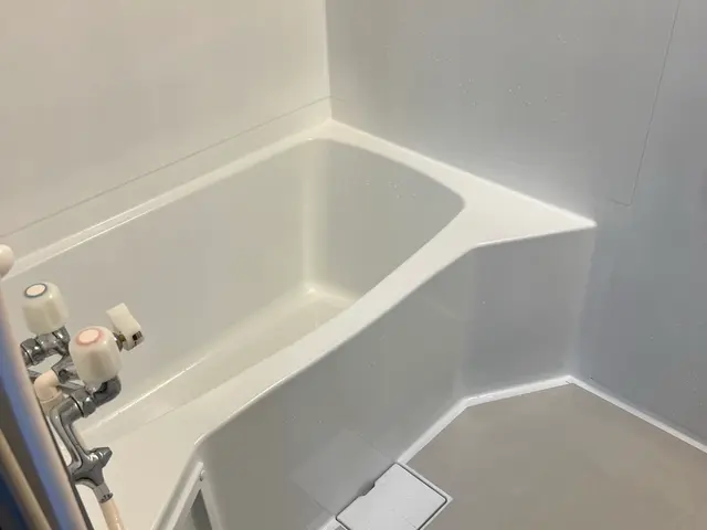 自社開発した洗剤で浴室内全体清掃と浴室換気扇を分解洗浄致します。サービスの画像