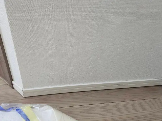 壁穴をアルミ製の材料を用いてなおします、アフターフォローも有りご安心ですサービスの画像