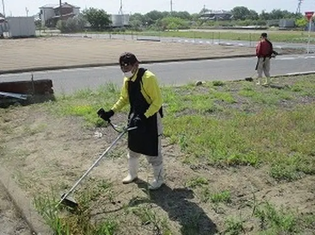 【丁寧な対応◎】お庭、駐車場、宅地の除草は弊社にお任せください。サービスの画像