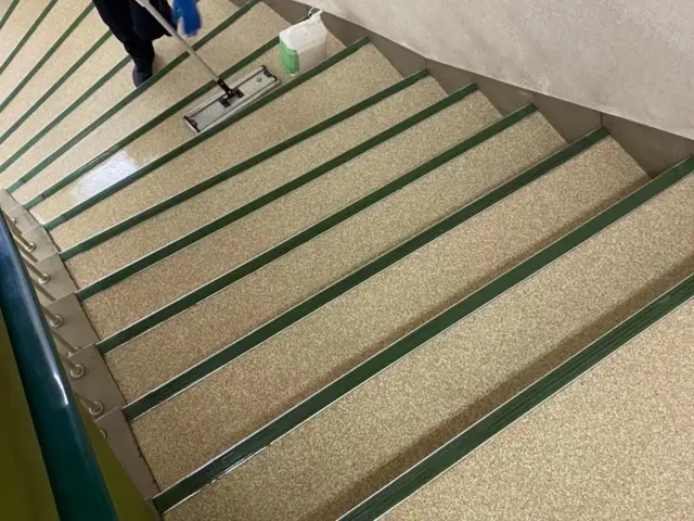 【※法人様向け※】病院、カラオケ、商業施設等の洗浄WAX、WAX剥離施工も可能☆サービスの画像