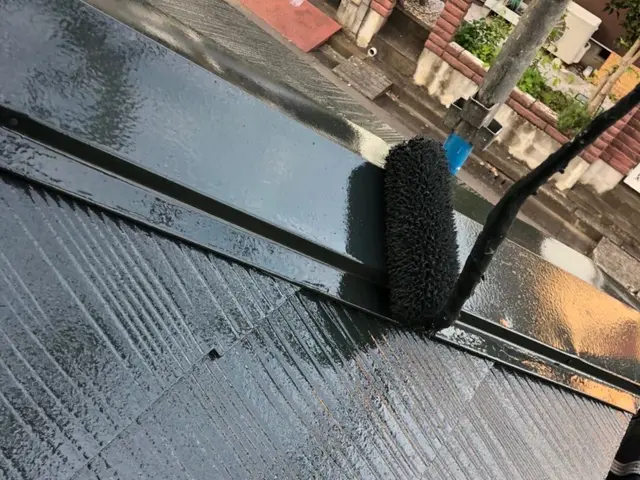 屋根塗装（下塗り、中塗り、トップ　計3度塗り）サービスの画像