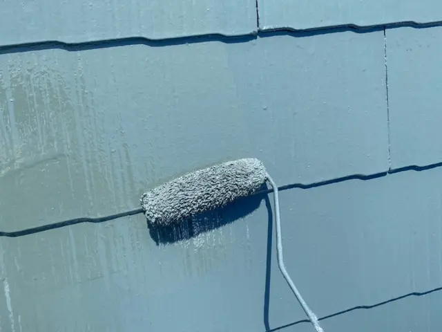 屋根塗装（下塗り、中塗り、トップ　計3度塗り）サービスの画像