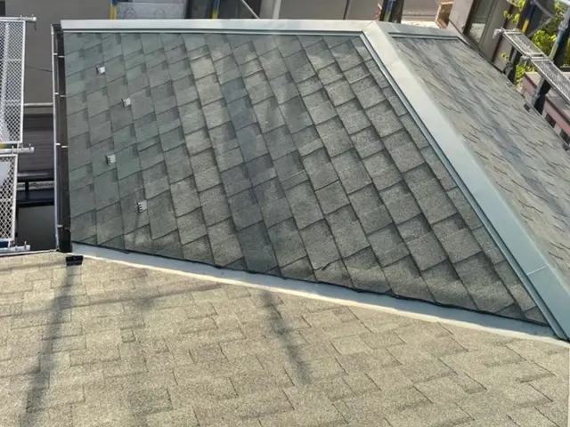 ゴミが少なく安くできるカバー工法はお任せください！サービスの画像